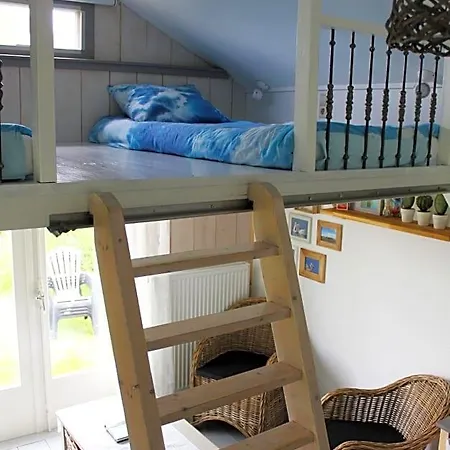 Bed And Bed & Breakfast 4*